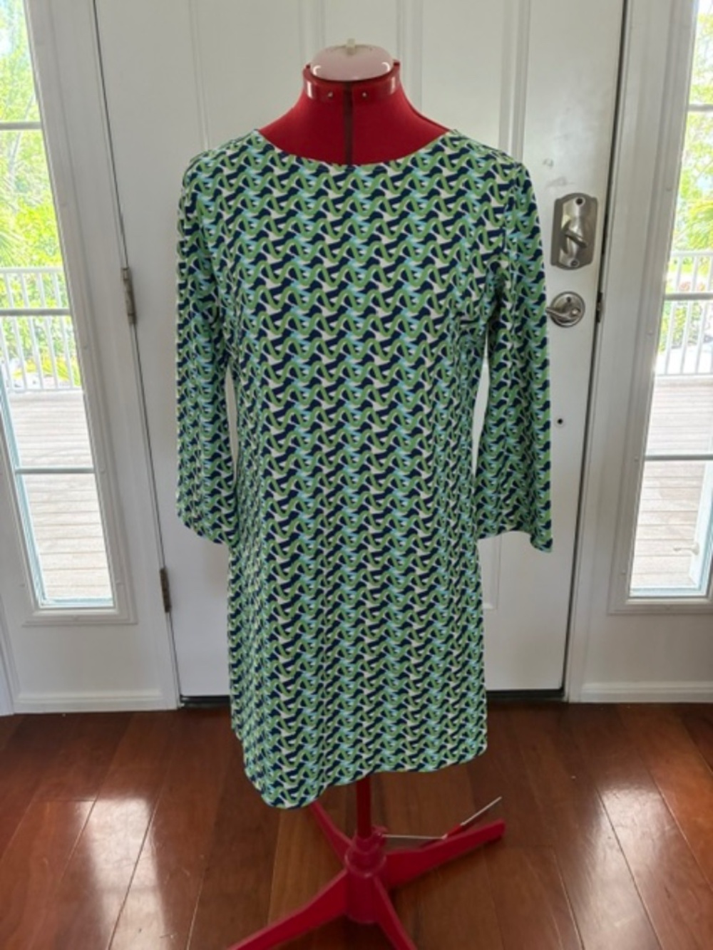 MELLY M NYLON DRESS.  SIZE LARGE